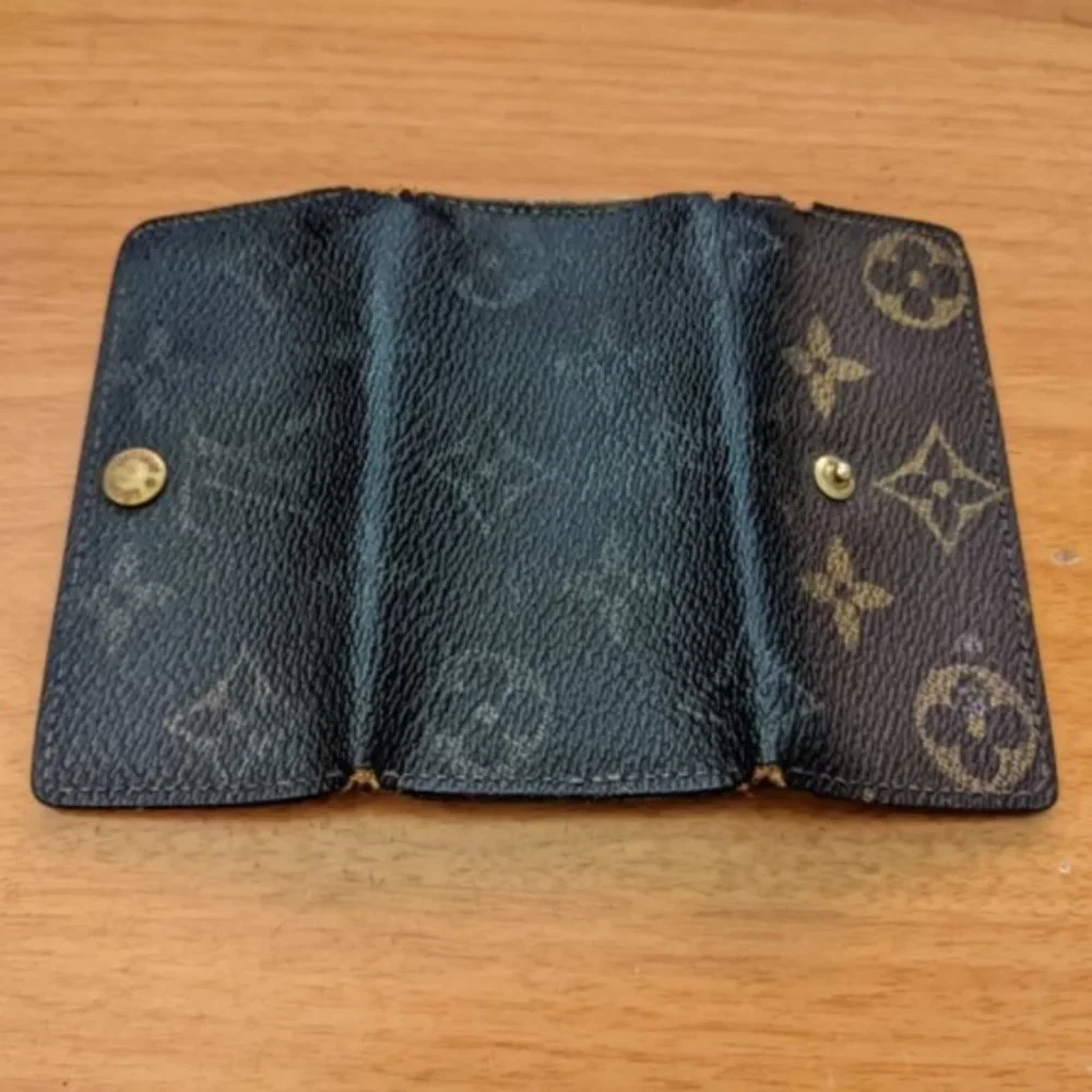 Louis Vuitton Monogram Key Holder/Wallet #1525💥PRICE DROP💥